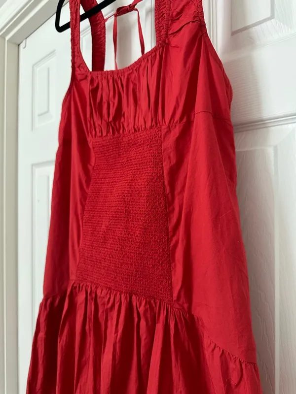 Celandine sleeveless smocked open back midi dress red size medium - Image 4