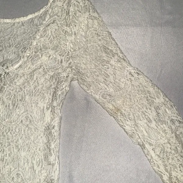 Gimmicks by BKE Ivory Lace Boho Top Zipper Back Size Medium Women’s EUC - Image 10