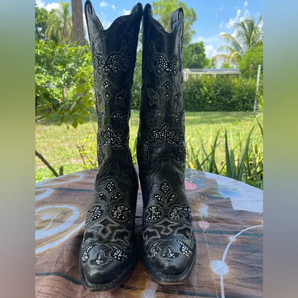 Corral Black Heeled Boots with Western Flair - Image 5