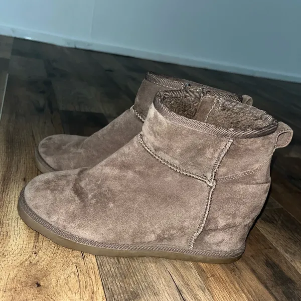 Brown Suede Ankle Boots Size 7.5 - Image 5