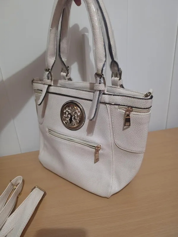 Beautiful white purse - Image 2