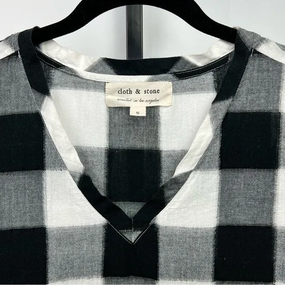 Anthropologie Cloth & Stone Buffalo Check V Neck Short Sleeve Boho Casual Top - Image 5