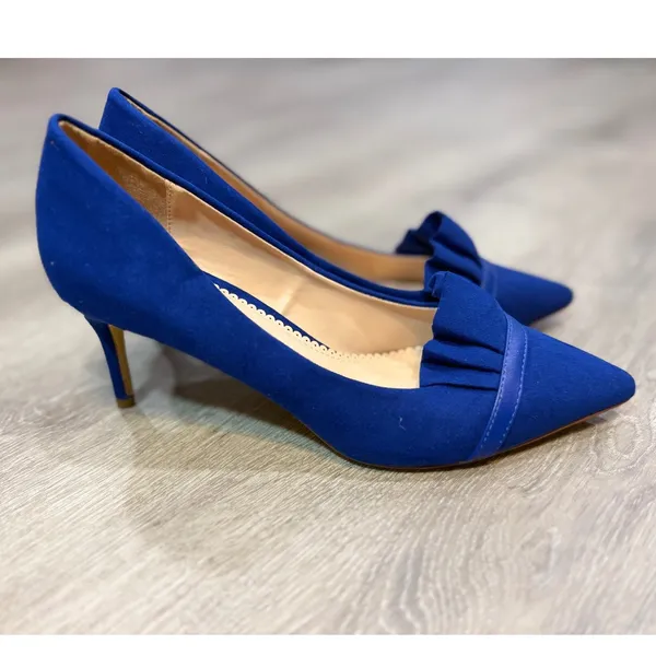 Journee Collection Marek Blue Faux Suede Ruffle Pointed Toe Pumps Size 7.5 - Image 5