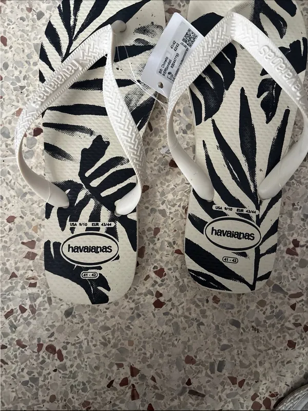 NWT Havaianas Aloha Flip Flops size 9/10 - Image 3