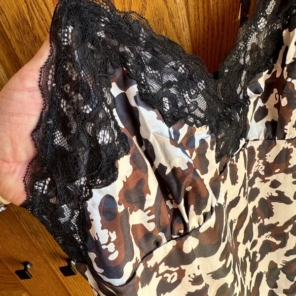 2 piece Leopard Sleep Set Cami & Shorts Size XL Silky Lingerie Pajamas - Image 3