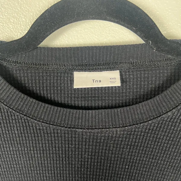 Aritzia Tna Women's Long Sleeve Waffle‎ Crew Top Black Sz XXS - Image 3