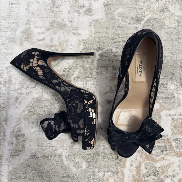 Valentino Garavani Black Floral Lace Heels (Size 38.5) - Image 2