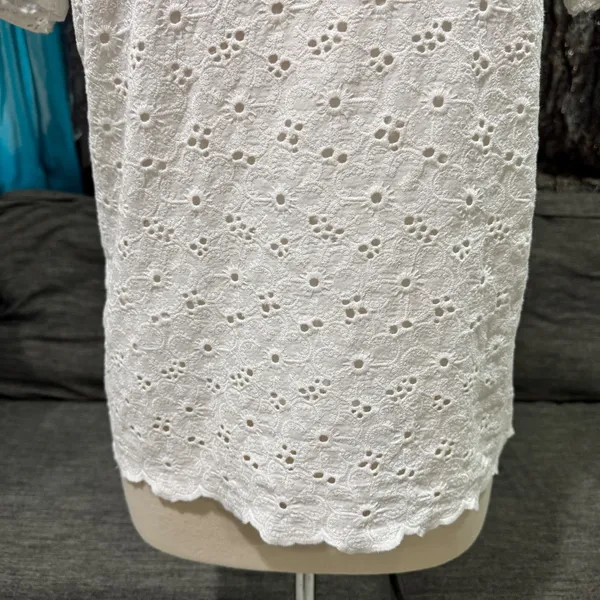 Cottagecore 100% Cotton Women White Eyelet Top XS Lace Scalloped Hem Button Back - Image 7