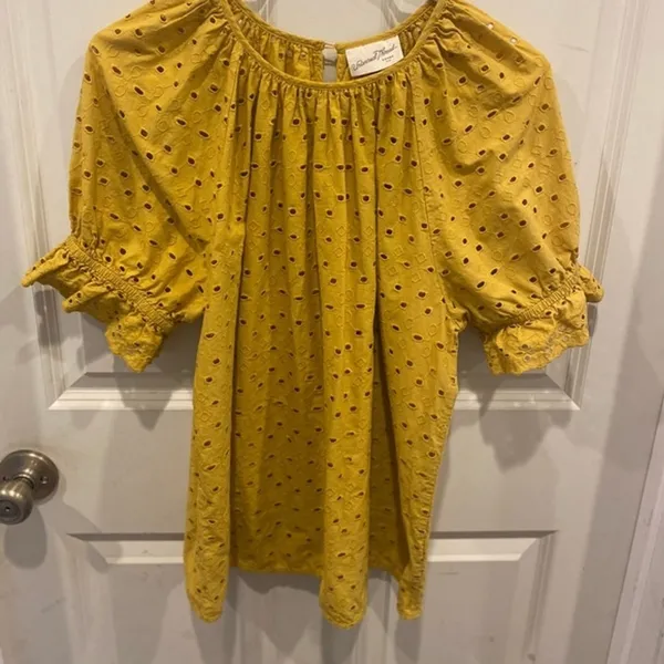 Universal Thread Womens‎ Mustard Yellow Eyelet Puff Sleeve Blouse Top Large L - Image 4