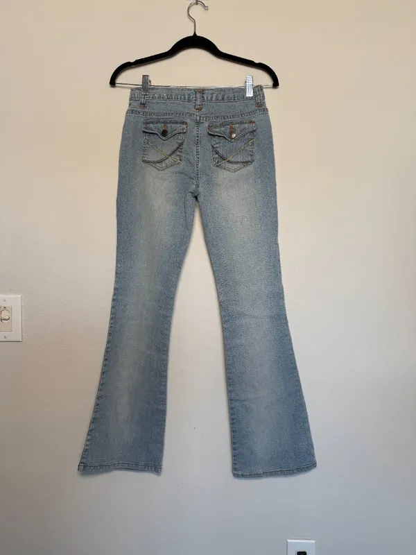 Women Y2K Flare Leg Jeans - Image 2
