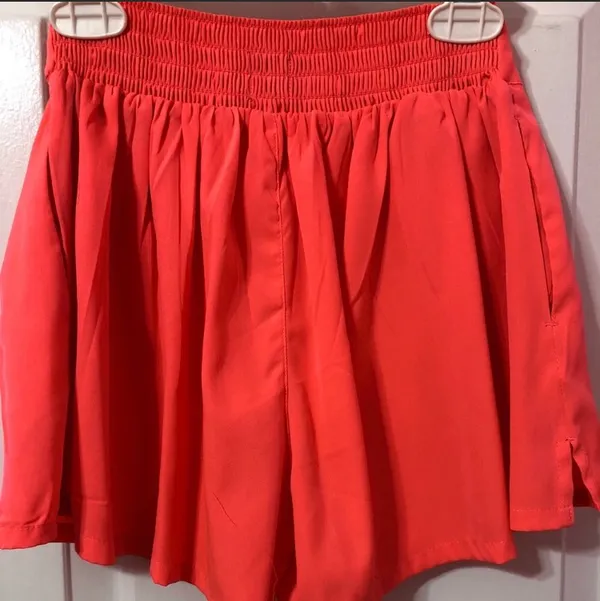 American Eagle Flowy Shorts  - Image 3