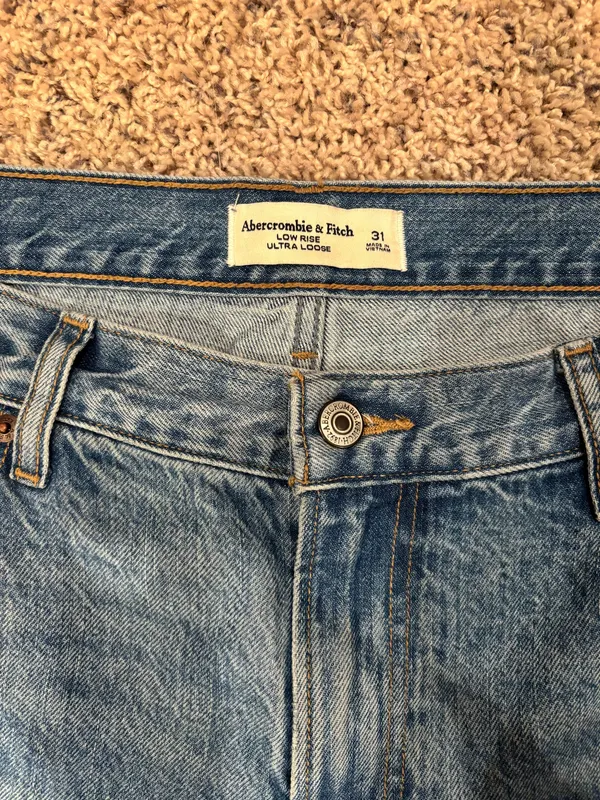 Abercrombie Low Rise Ultra Loose Jeans - Image 5