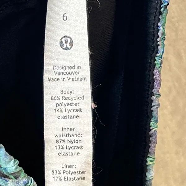 Lululemon‎ Track That High-Rise Lined Short 5 Floral Abstract Multi Color Size 6 - Image 5