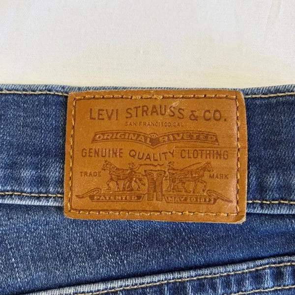 Women's‎ Levi's Jeans Curvy Medium Wash Denim 28x29 Capsule Wardrobe US Size 6 - Image 2