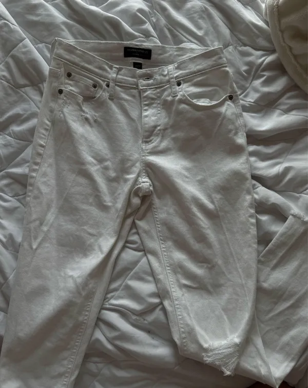 Banana Republic White Jeans Girlfriend - Image 2