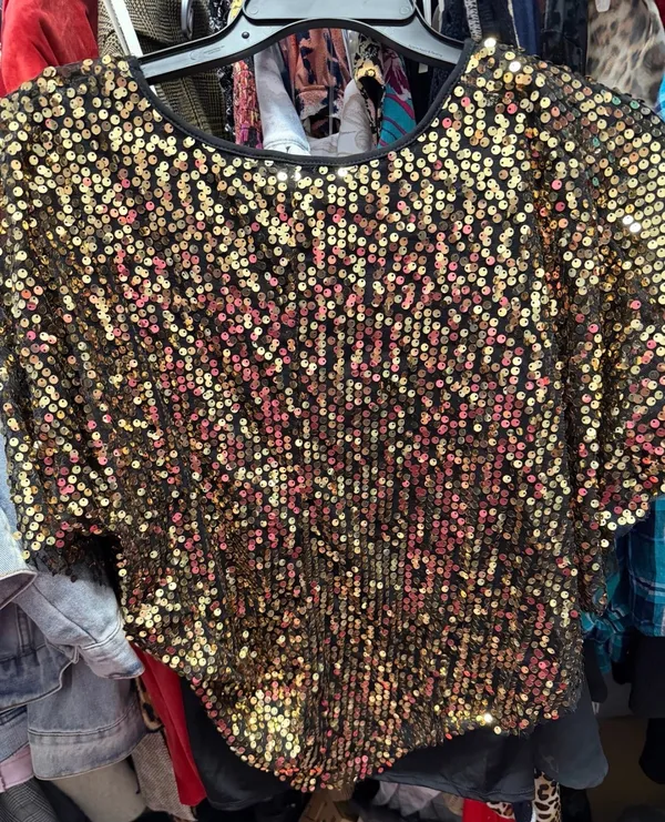 Shirt Gold Size M - Image 3