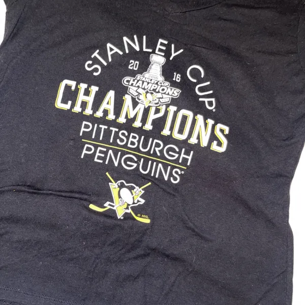 Pittsburgh Penguins Stanley Cup Champions T-Shirt Size Medium - Image 2