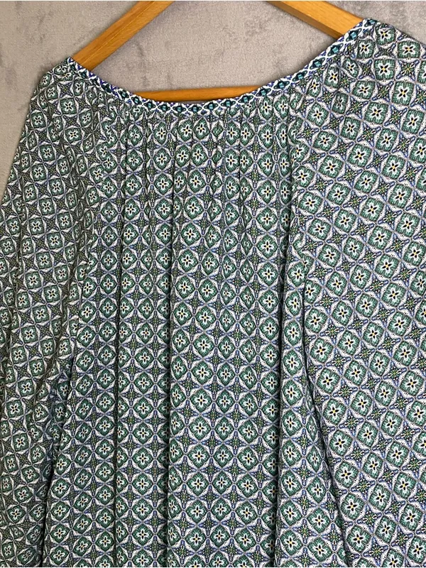 Max studio‎ boho long sleeve v neck size Large Blouse work modest - Image 9