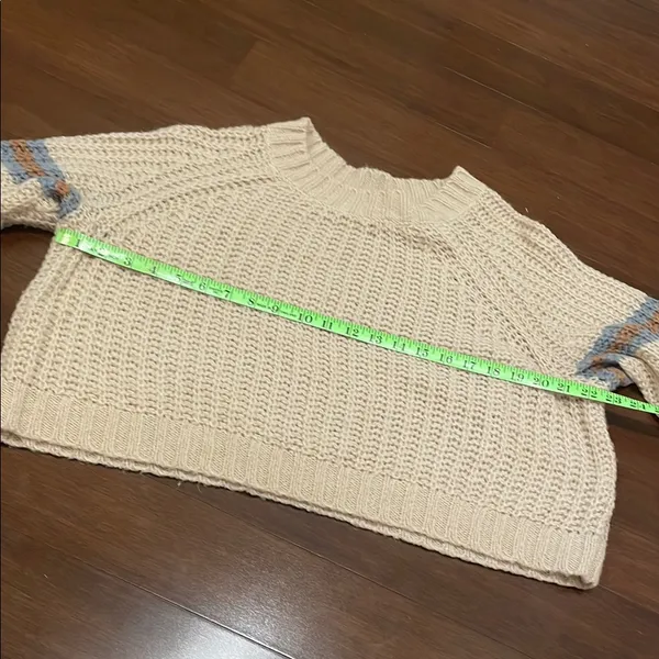 American Eagle Cozy Soft Wool Cropped Cream Sweater with Blue Accents - Image 4