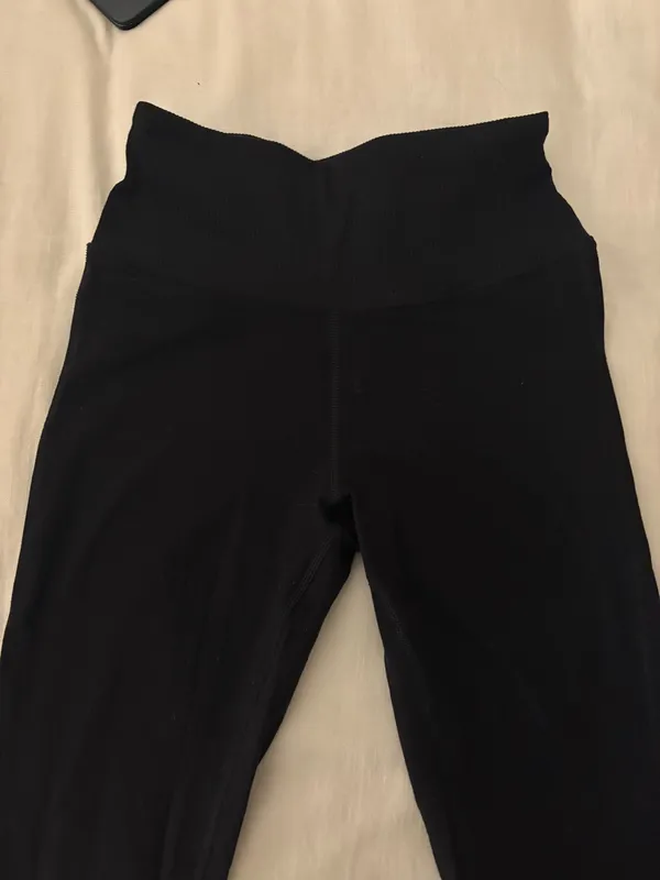 Alo Yoga Leggings - Image 6