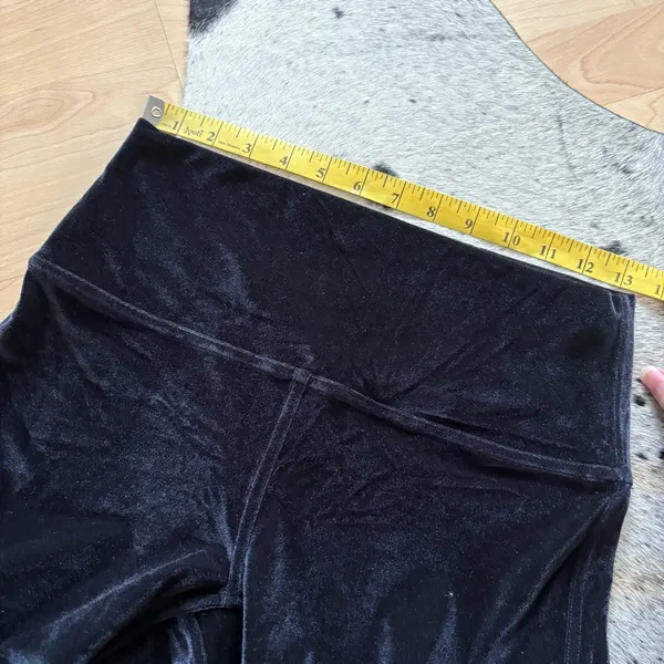 LULULEMON Black Velvet Wunder Lounge‎ HR Tight Velour Size 10 - Image 6