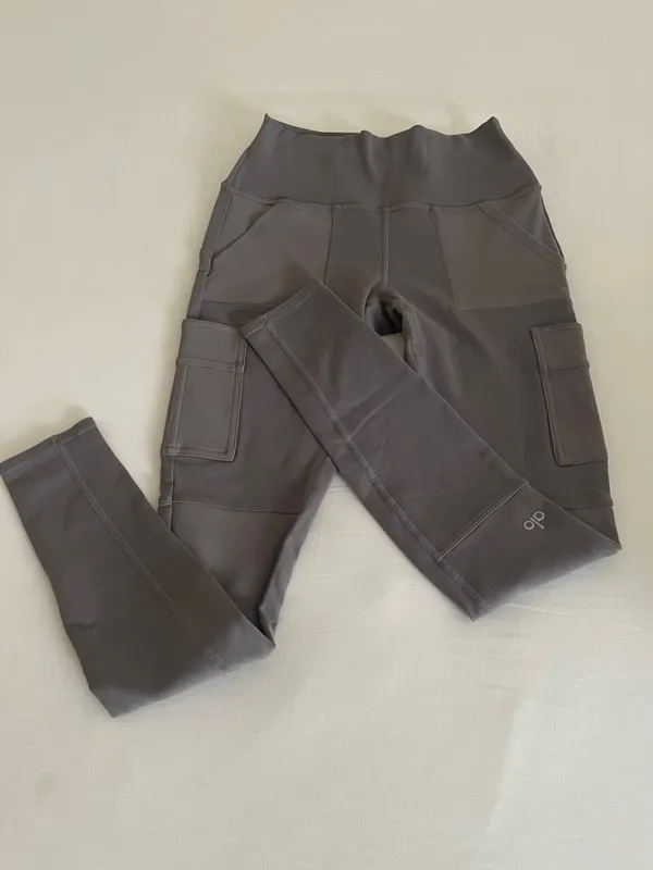 NEW Alo Yoga Moto Cargo Leggings - Dust Lavender/Slate Grey - Sz S (NWOT) - Image 2