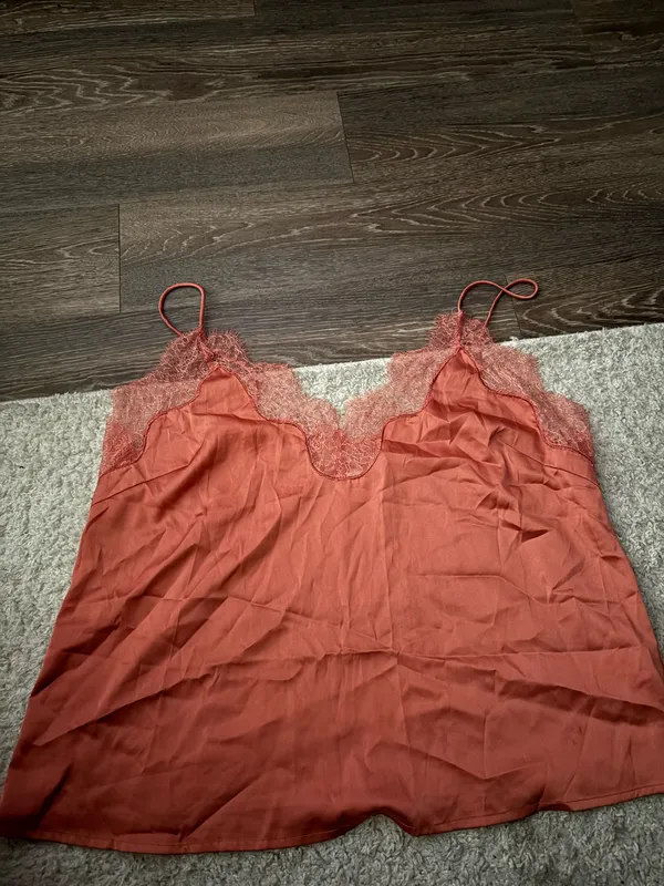 NWOT ASOS DESIGN satin pajama cami with lace in rust. Size US 10 - Image 5