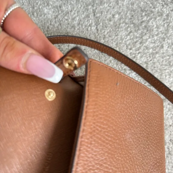 Michael kors wallet on chain - Image 4