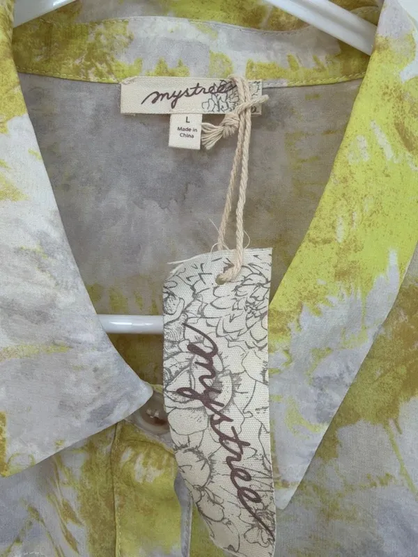 Mystree Yellow Gray Watercolor Pleated Sheer Button-Down Bubble Sleeve Top NWT L - Image 3