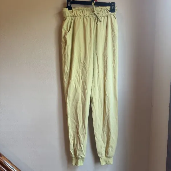 Lululemon Keep Moving Jogger Finch Yellow - Image 4