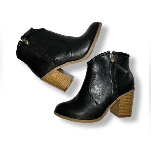 Women’s Maurice’s Black Vegan Leather Western Style Boots Sz: 7 - Image 4