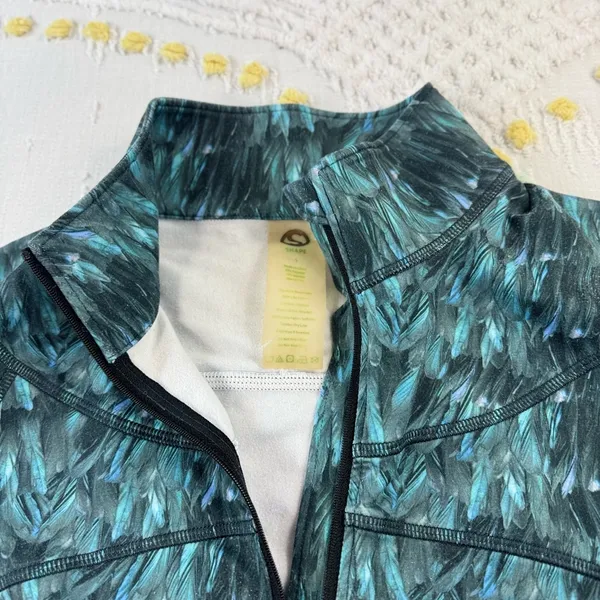 Shape Activewear Half Zip Pullover Athletic Top Long Sleeve Blue Feather‎ s - Image 9