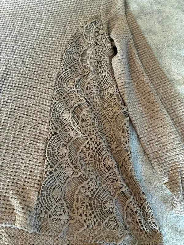 Women’s Indigo Soul Taupe Lace-Panel Waffle Knit Long-Sleeve Top Size X-Large - Image 2