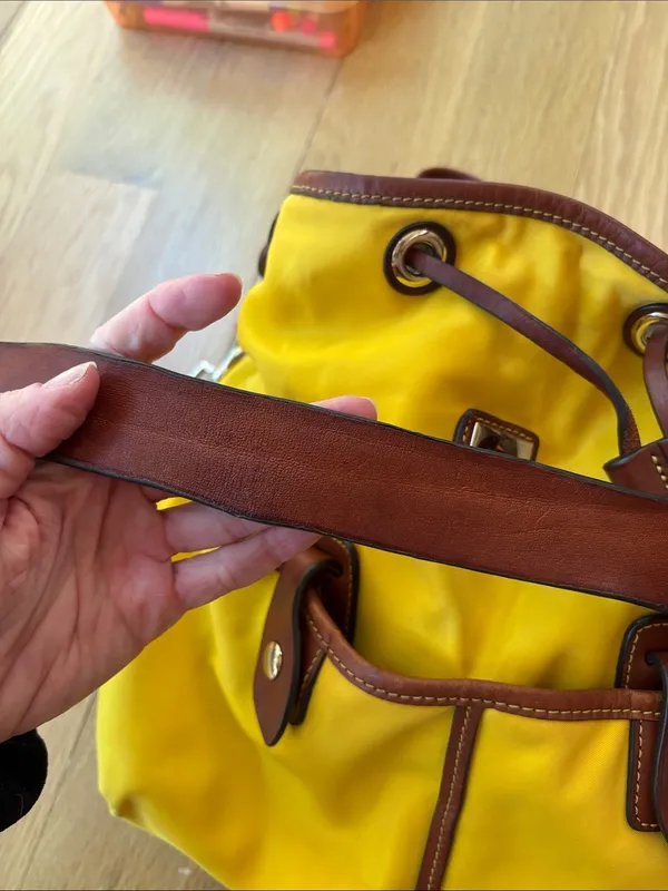 Vtg Dooney & Bourke Wayfarer Purse Yellow Nylon Leather Shoulder Bag - Image 9