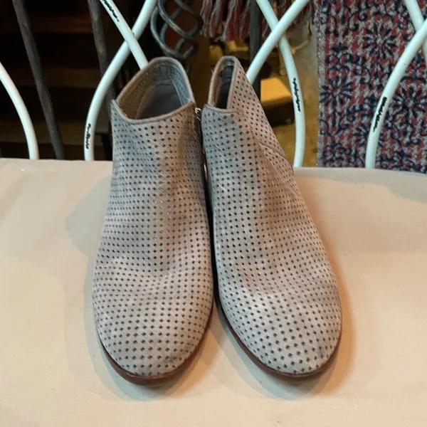 Sam Edelman‎ Perforated Bootie Taupe Size 7.5 - Image 3