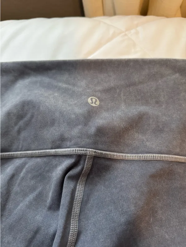 Grey Lululemon Leggings- Size 4 - Image 2