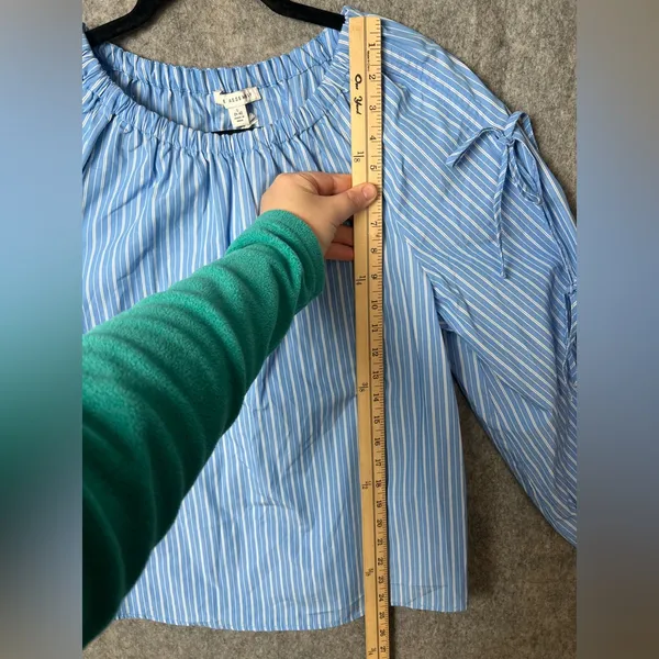 Free Assembly Woman Size Small Gathered Neck Top Long Tie sleeve Blue Stripe Nwt - Image 7