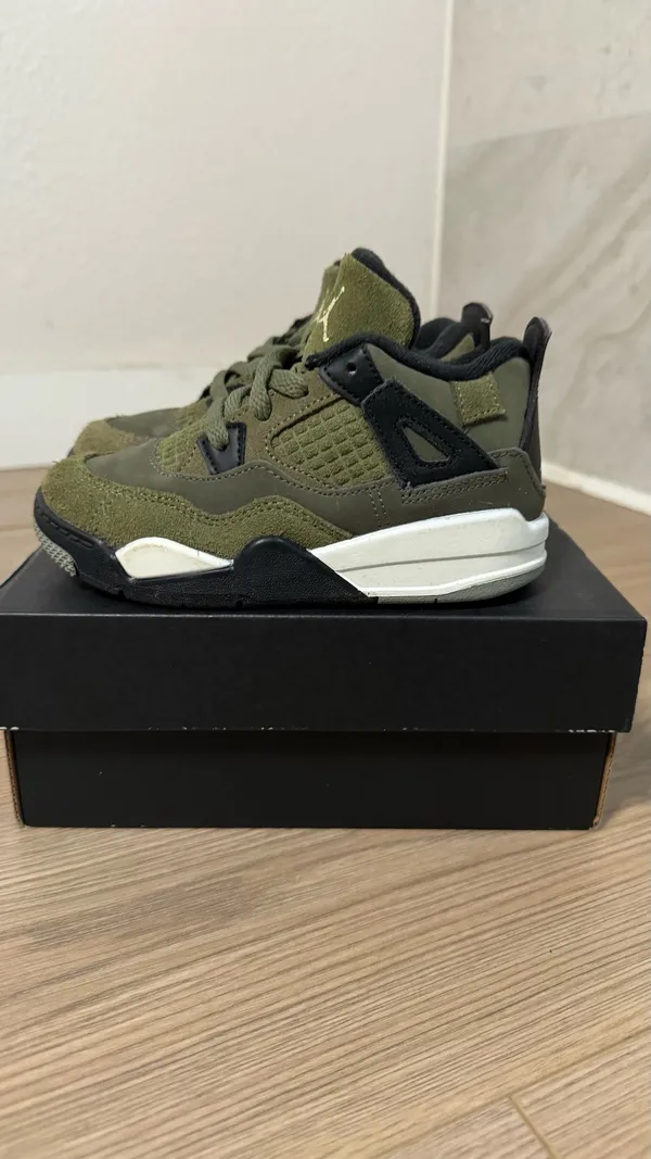 Air Jordan Retro 4 SE - Image 3
