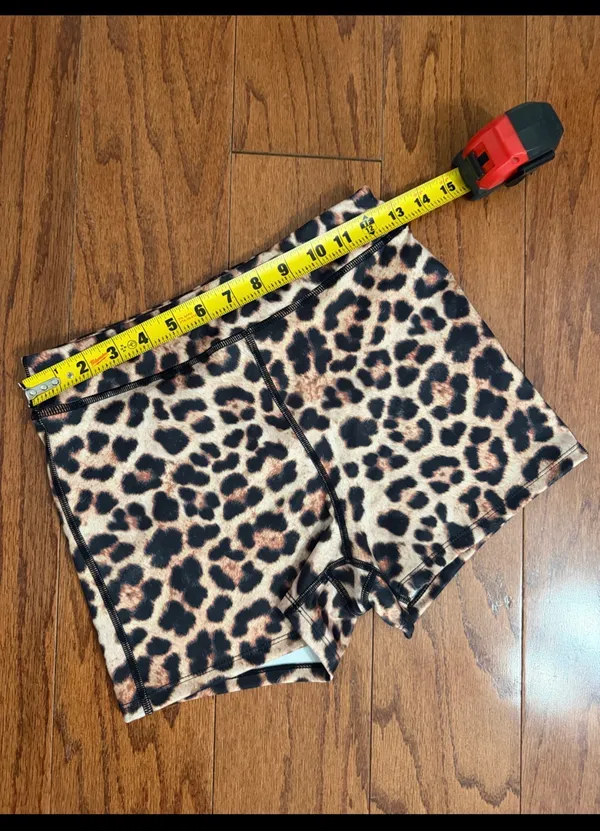 Missguided Leopard Active hustle shorts - Size Medium. ***Refer to measurement. Gently warn and Excellent condition. Measurements approximately 14” waste not fully stretched out x 12” long. Non-smoking home. Sold as is. Priced to sell at as is condition. If you don’t like my price make reasonable offers. - Image 5