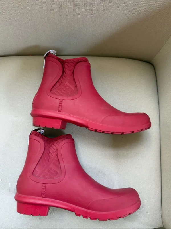 UGG Chevonne Ribbon Red Chelsea Rain Boots Waterproof Colorful Logo Women’s 7 - Image 3