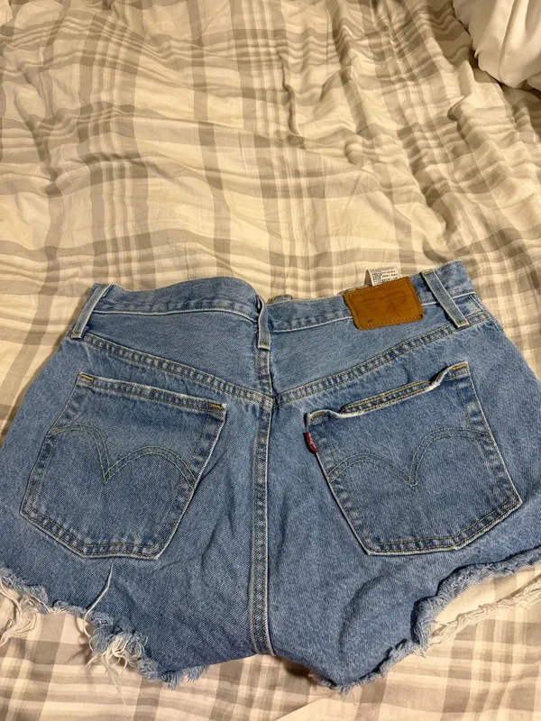 Levi’s Shorts 501 - Image 2