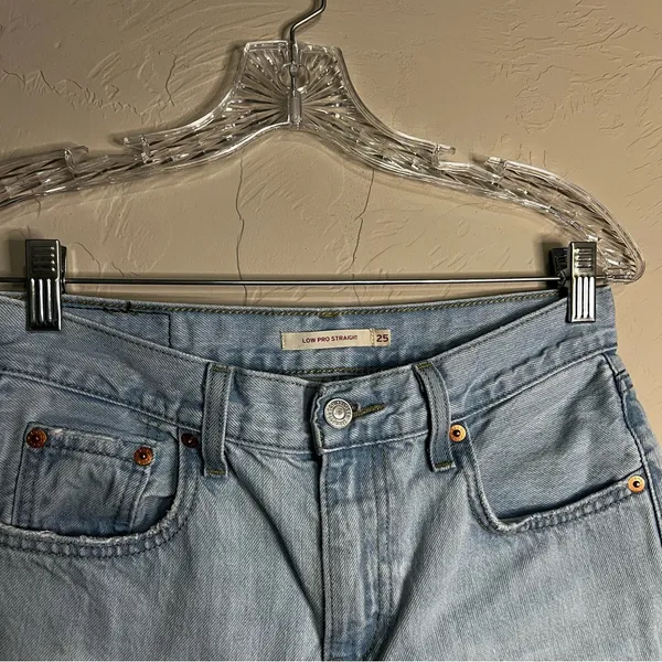 Levi's Lo Pro Straight Light Blue Distressed Slouchy‎ Mid Rise Denim Jeans - Image 6