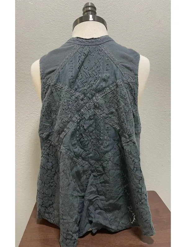 American Eagle XL Dark Green Lace Keyhole Sleeveless Blouse - Image 2