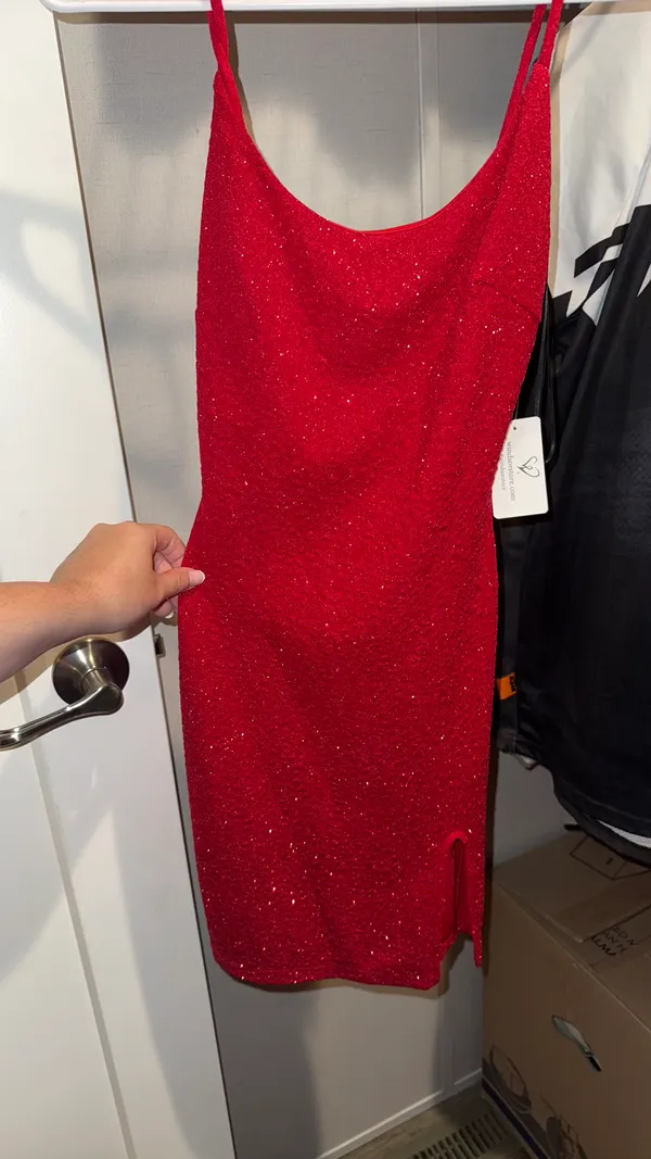 Red Dress Windsor - Image 2