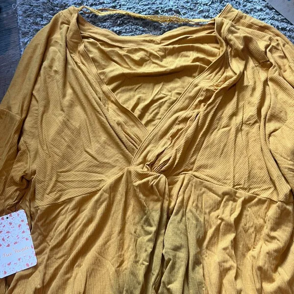NWT Free People shimmy shake untamed gold top size small - Image 14