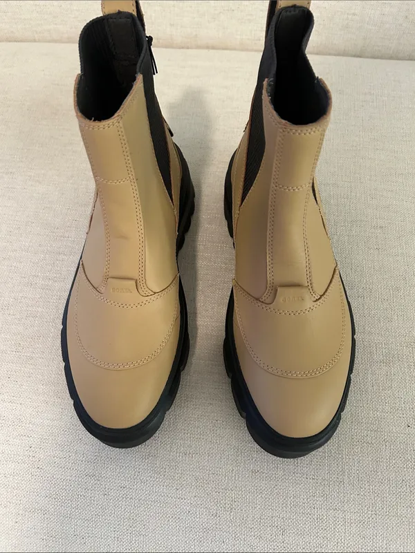 Sorel Caribou x Chelsea Waterproof Boots, Tan/Black, Size 8.5, NWT no box - Image 4