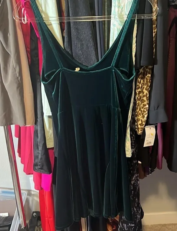 “Vintage” Victoria’s Secret emerald green velvet mini dress - Image 3