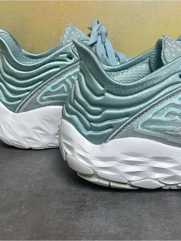 New Balance Fresh Foam Beacon V3 Women's Light Blue Sneakers Size 7B - Image 15