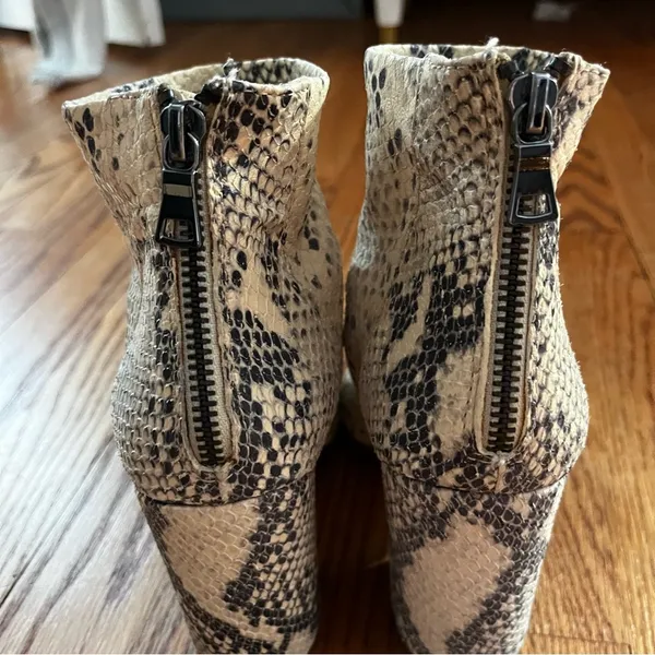 Steve Madden Snakeskin Neutral Booties Block Heel 6.5 Mob Wife Leather Beige - Image 5