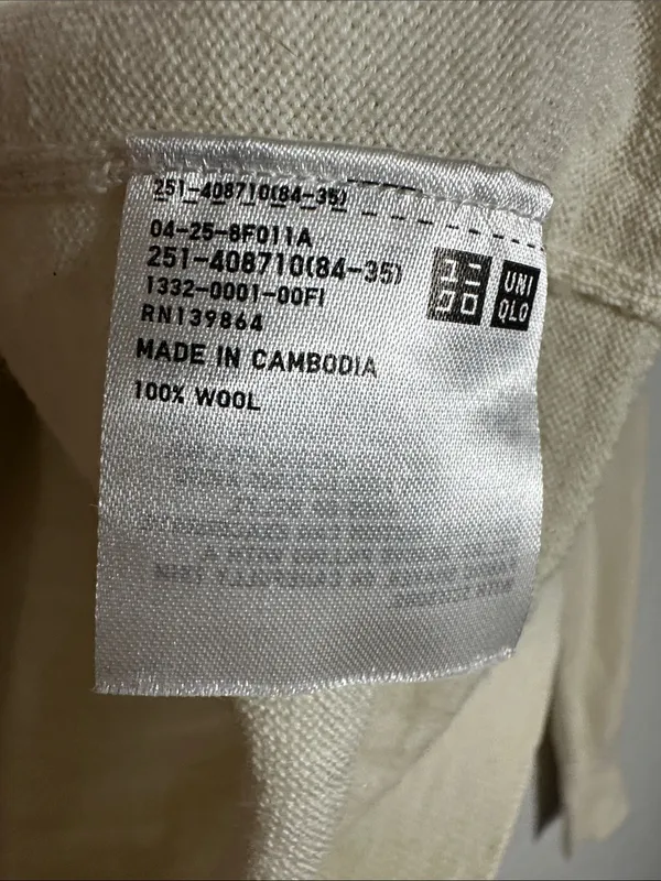 Uniqlo V-Neck Merino Wool Sweater Eggshell Ivory Cream Minimalist Preppy - Image 5